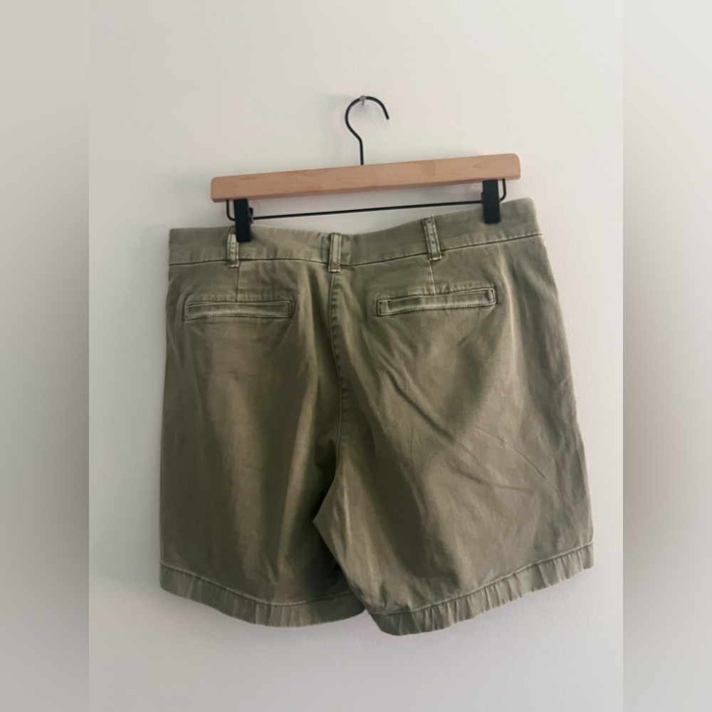 J.Crew Women’s 12 Olive Green Chino Shorts Classic Stretch Cotton Twill Mid Rise - Picture 4 of 6